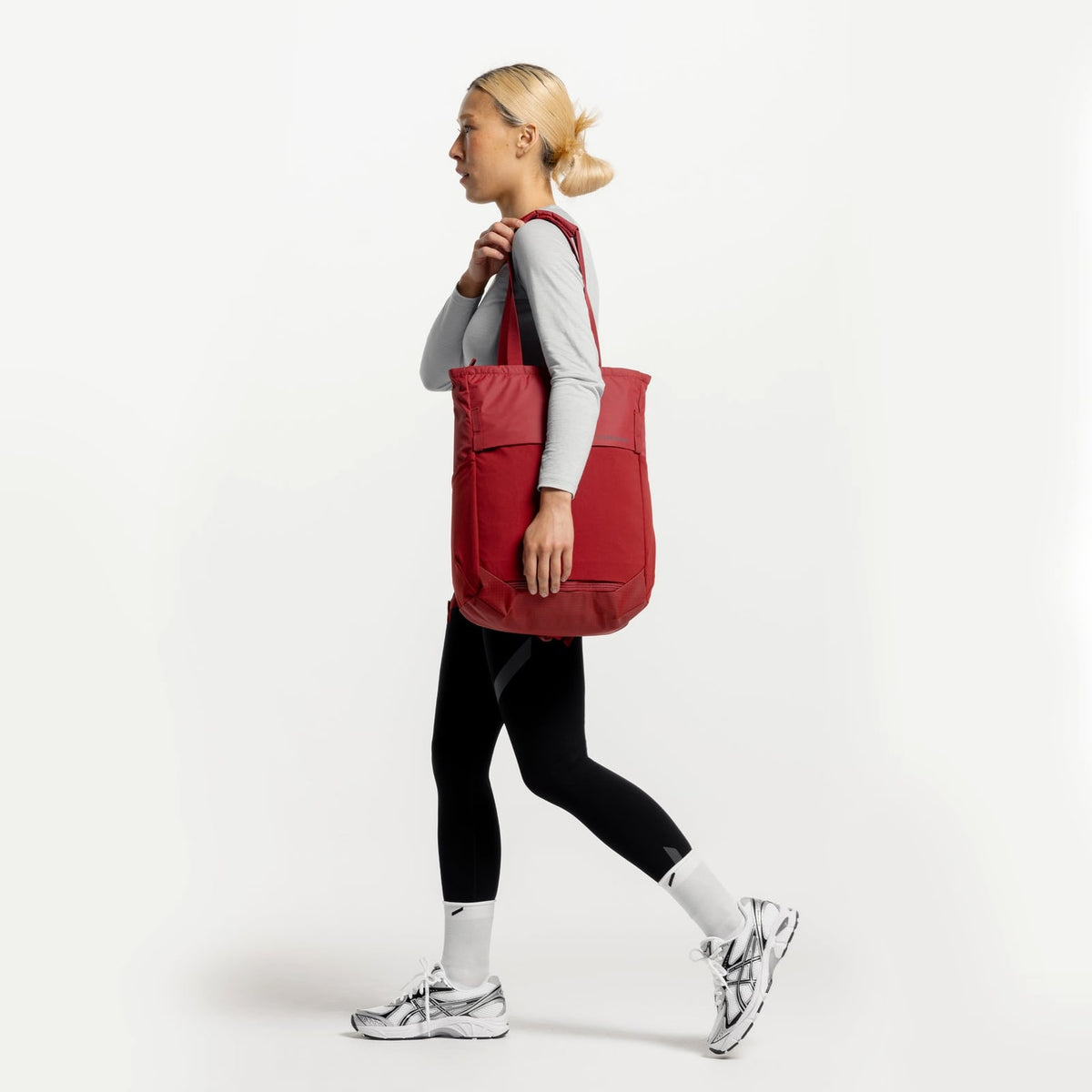 Motion Tote Pack 18L