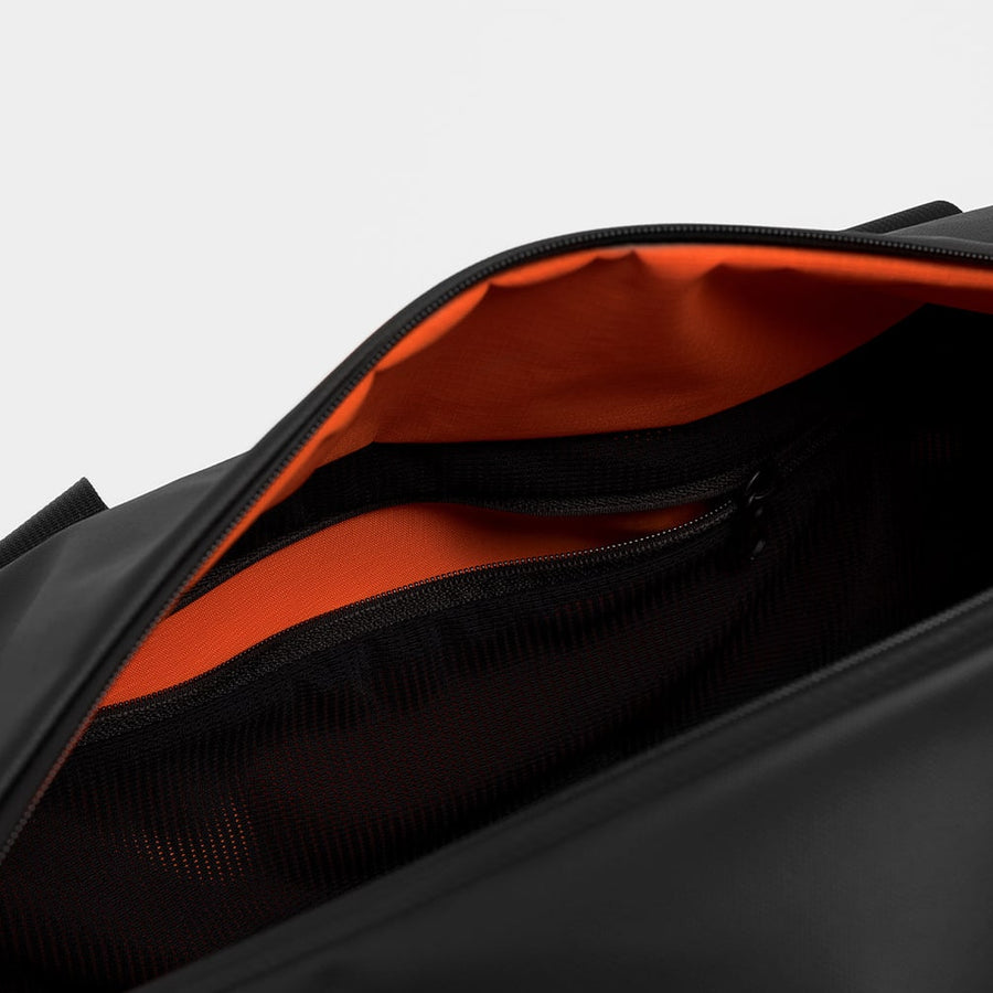 Zipped mesh pocket