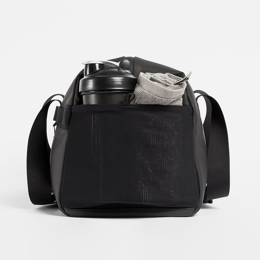 Outer mesh pocket