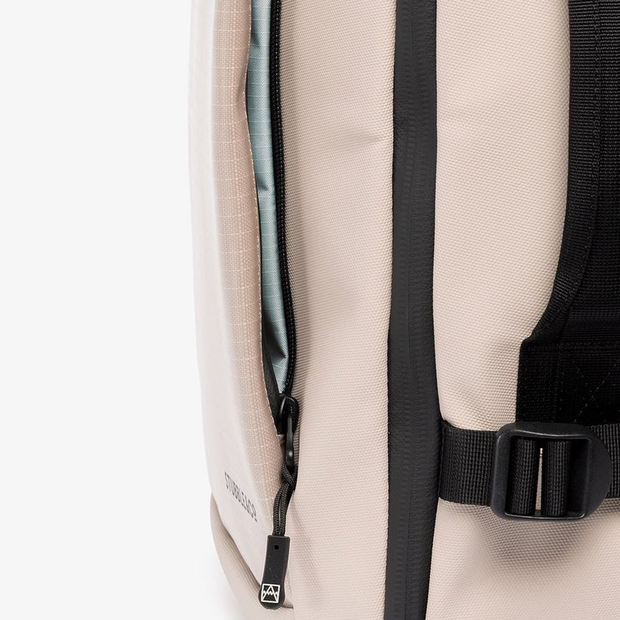 Discreet front pocket