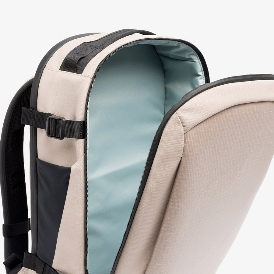 20L main compartment