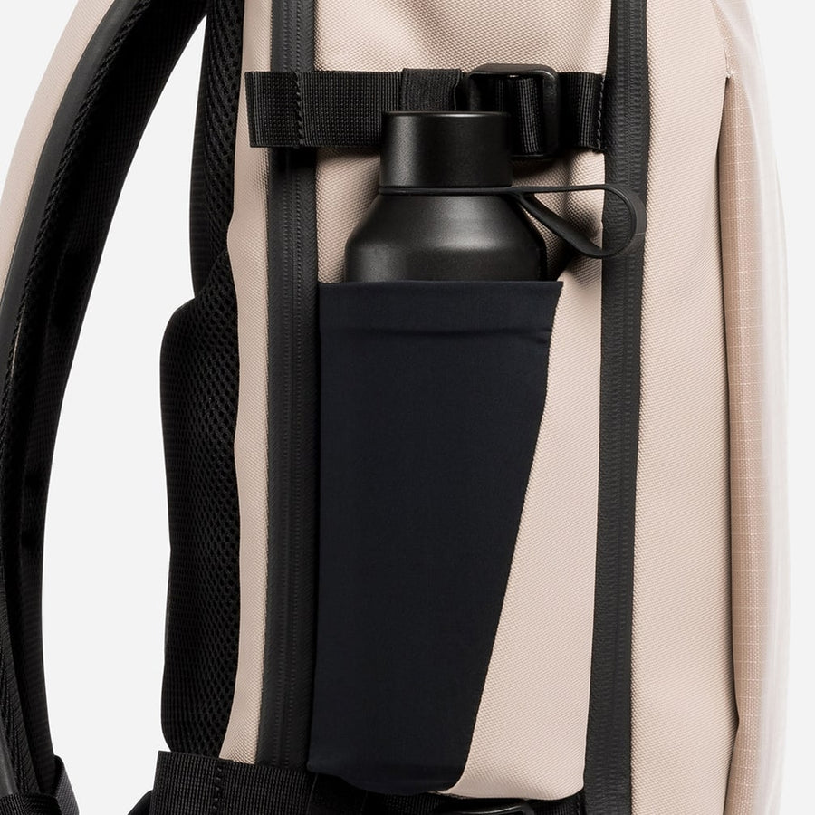 Stretch bottle pocket