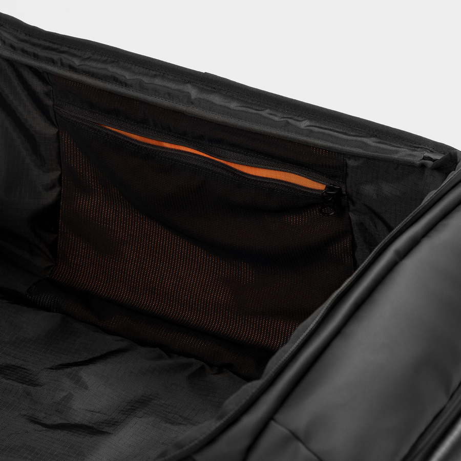 Inner mesh zip pocket
