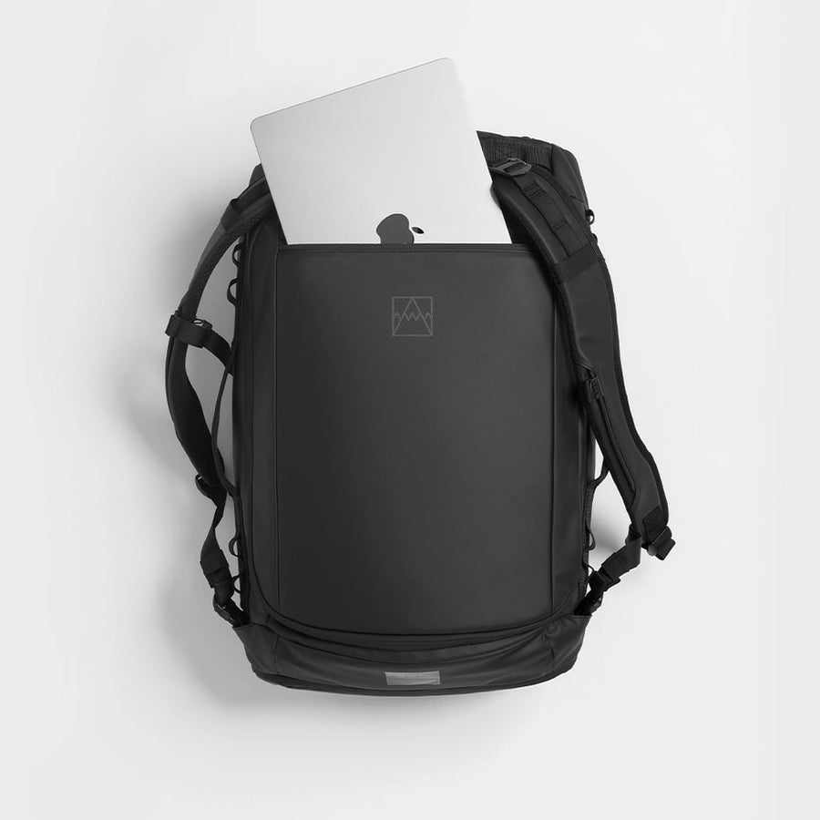 Padded laptop compartment