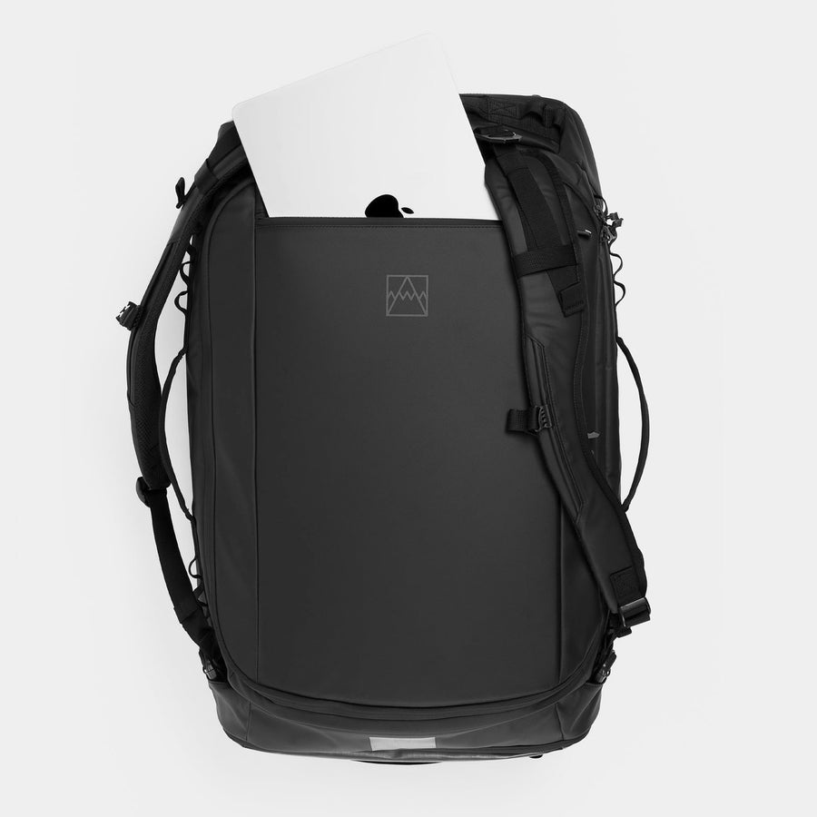 Padded laptop compartment
