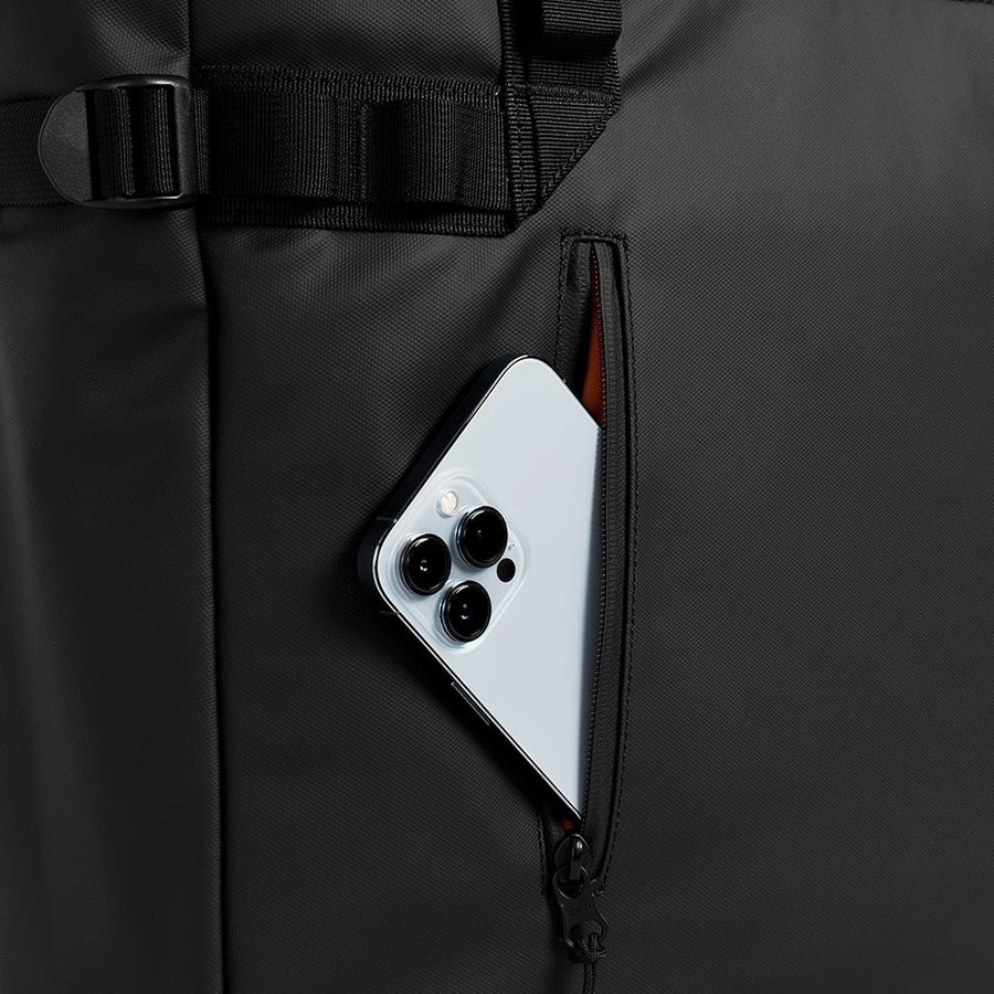 Vertical zipped pocket