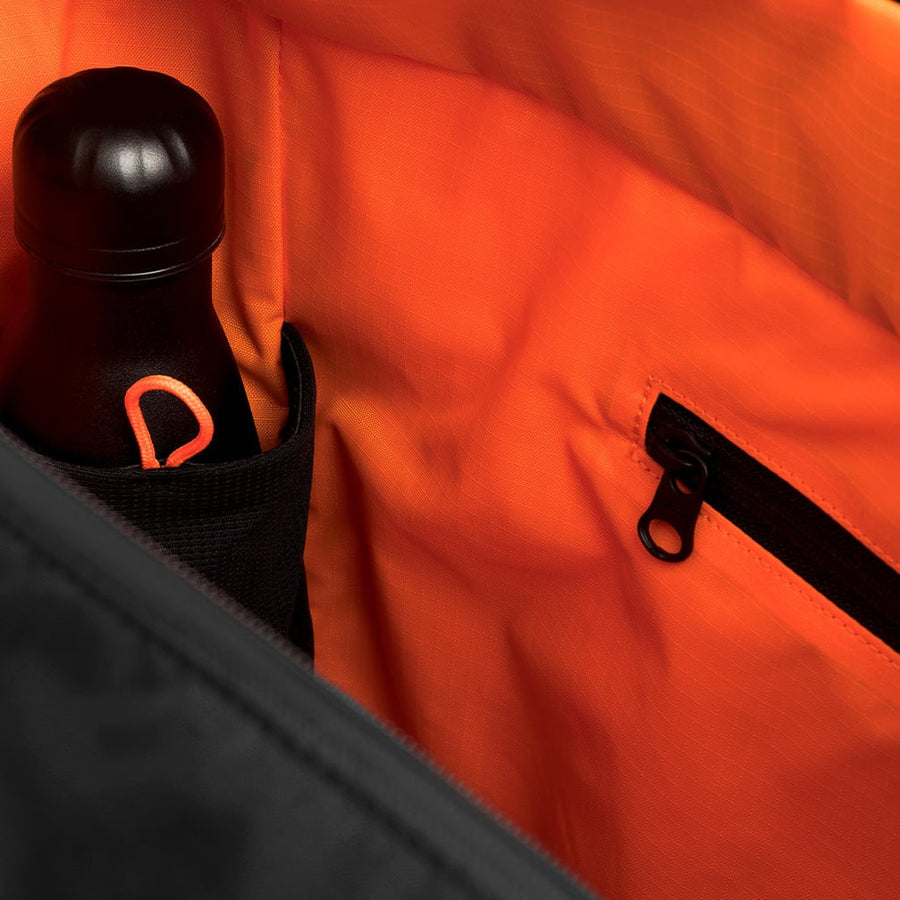 Elastic bottle pocket