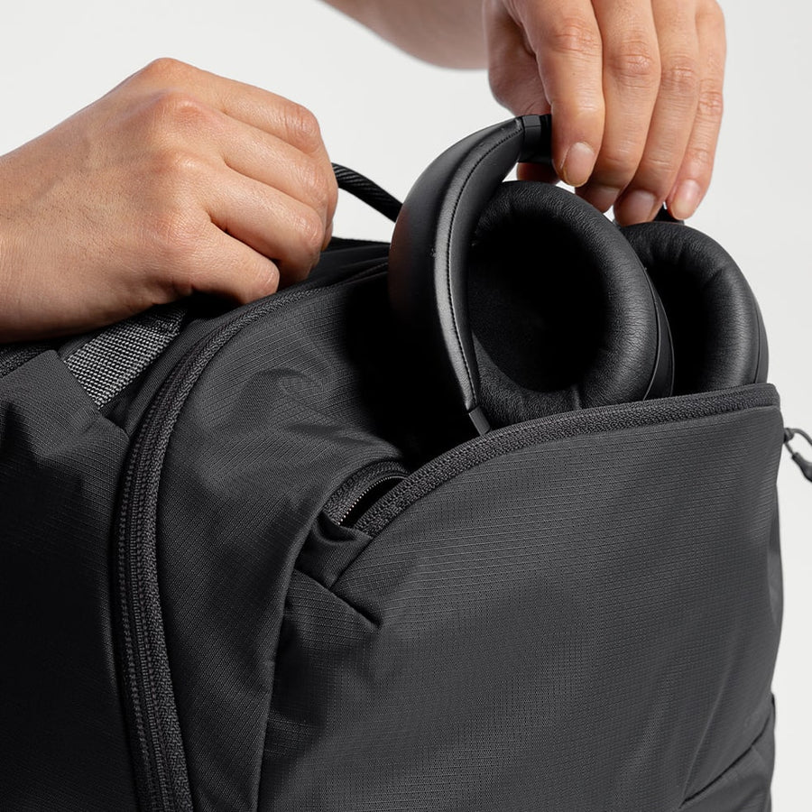 Two-way access pocket
