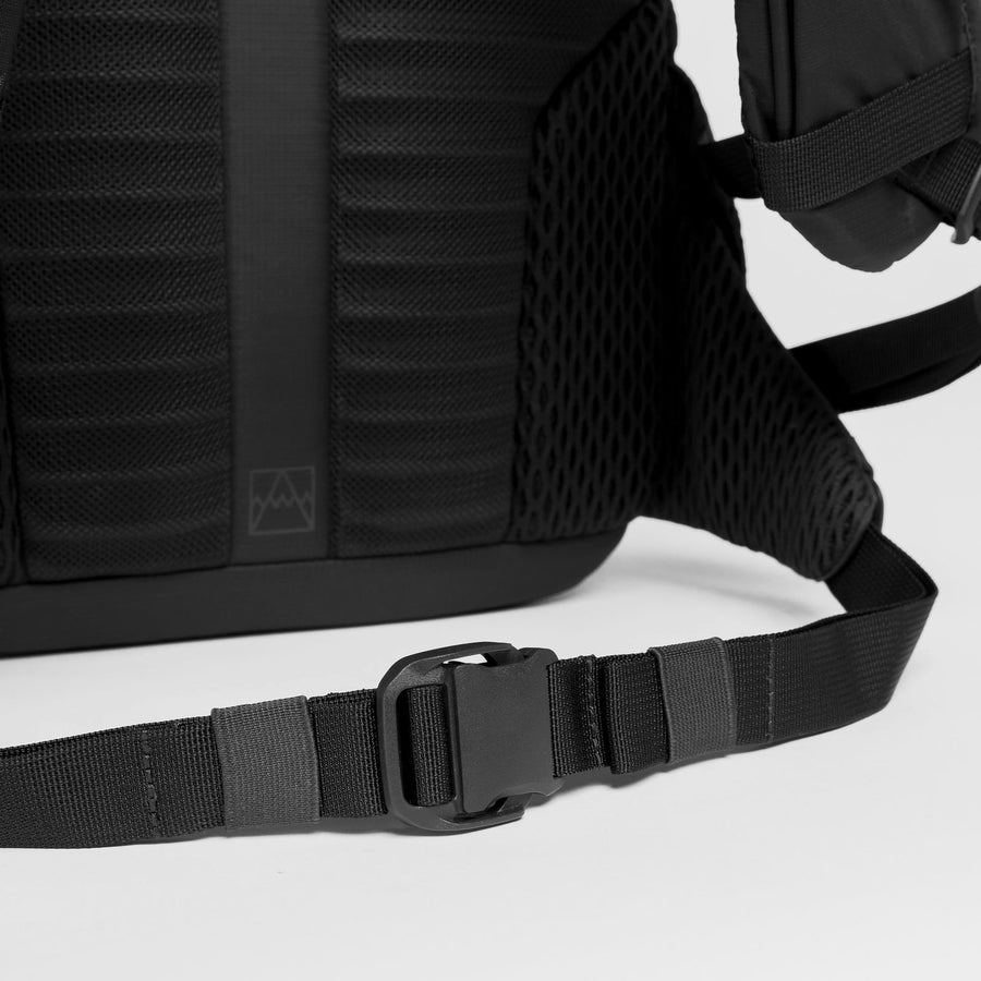 Adjustable waist belt and buckle
