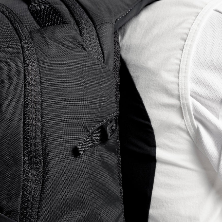 Side compression straps