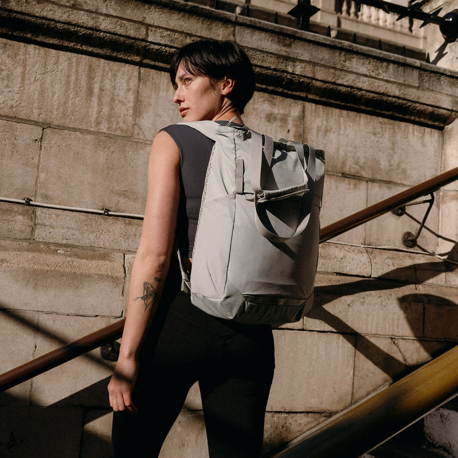 Motion Tote Pack 18L
