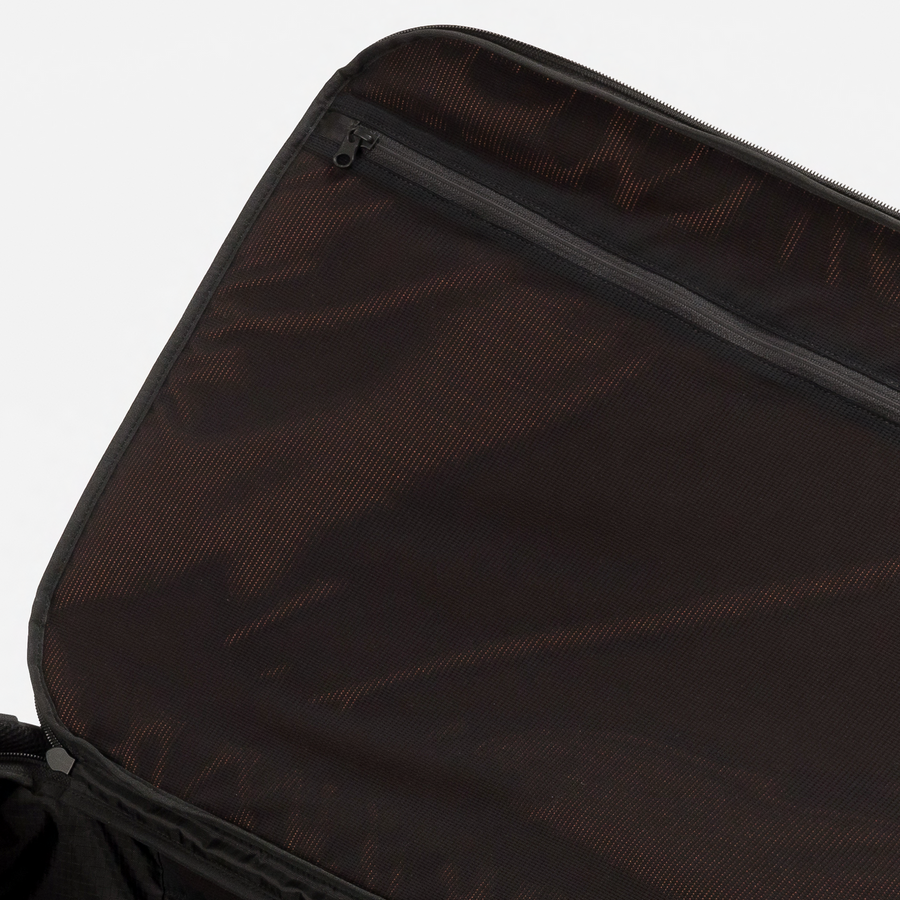Large inner zip pocket