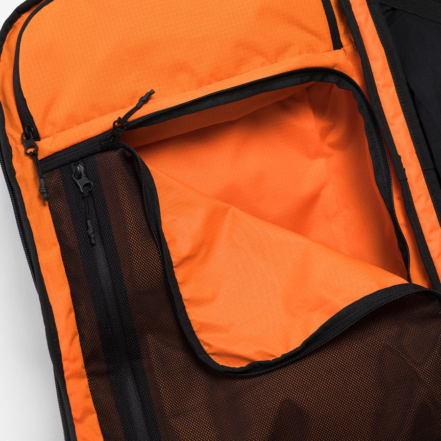Mesh pockets